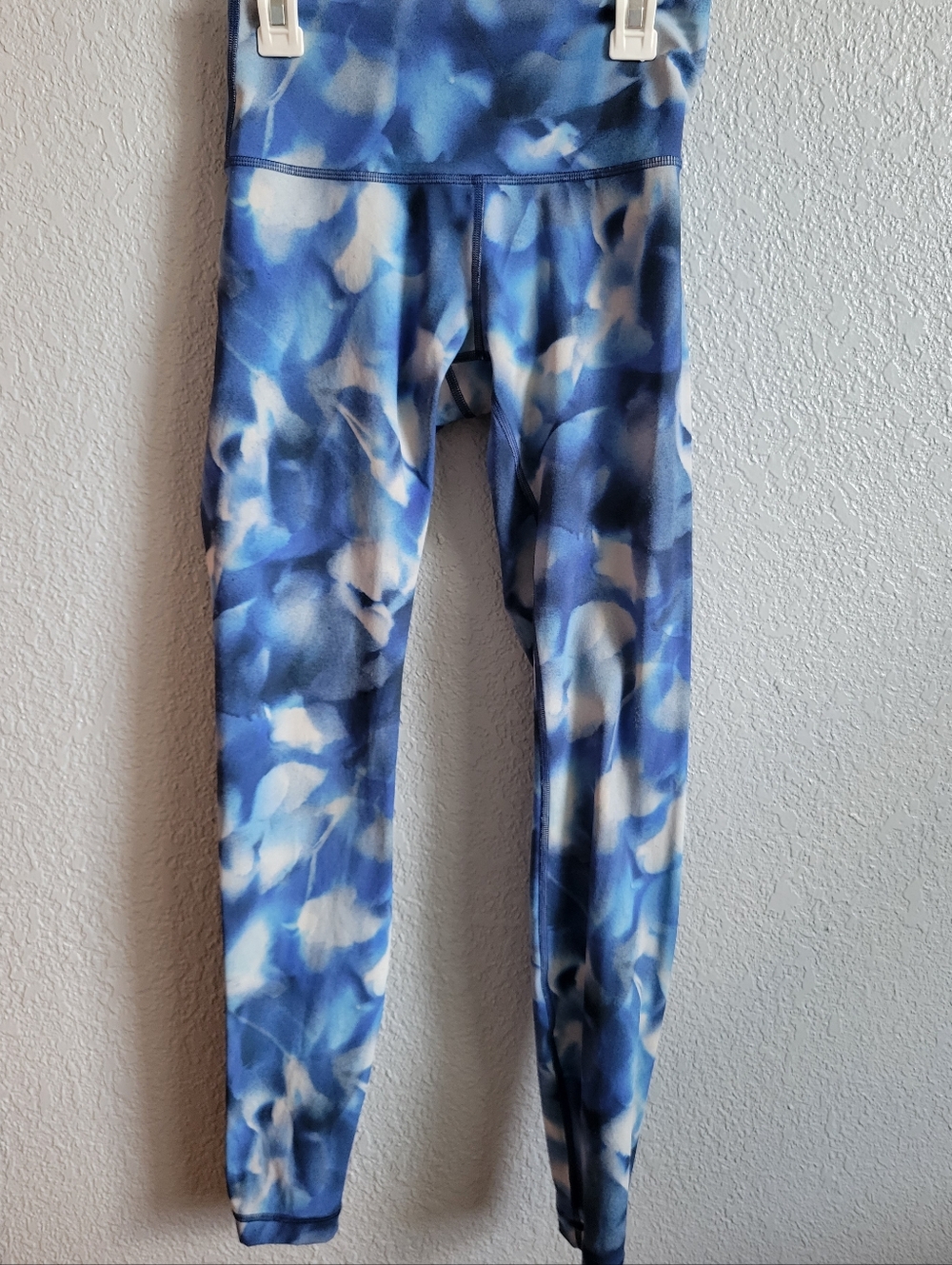 lululemon athletica Blue & White Tie-Dye Leggings